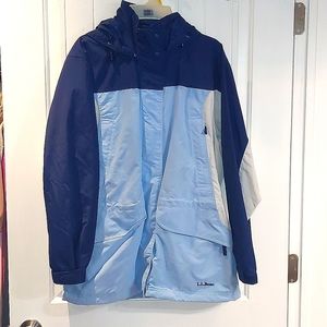 LL Bean snowboard/ski Jacket, women's size medium